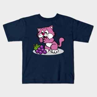 Cat eating wine grapes Kids T-Shirt